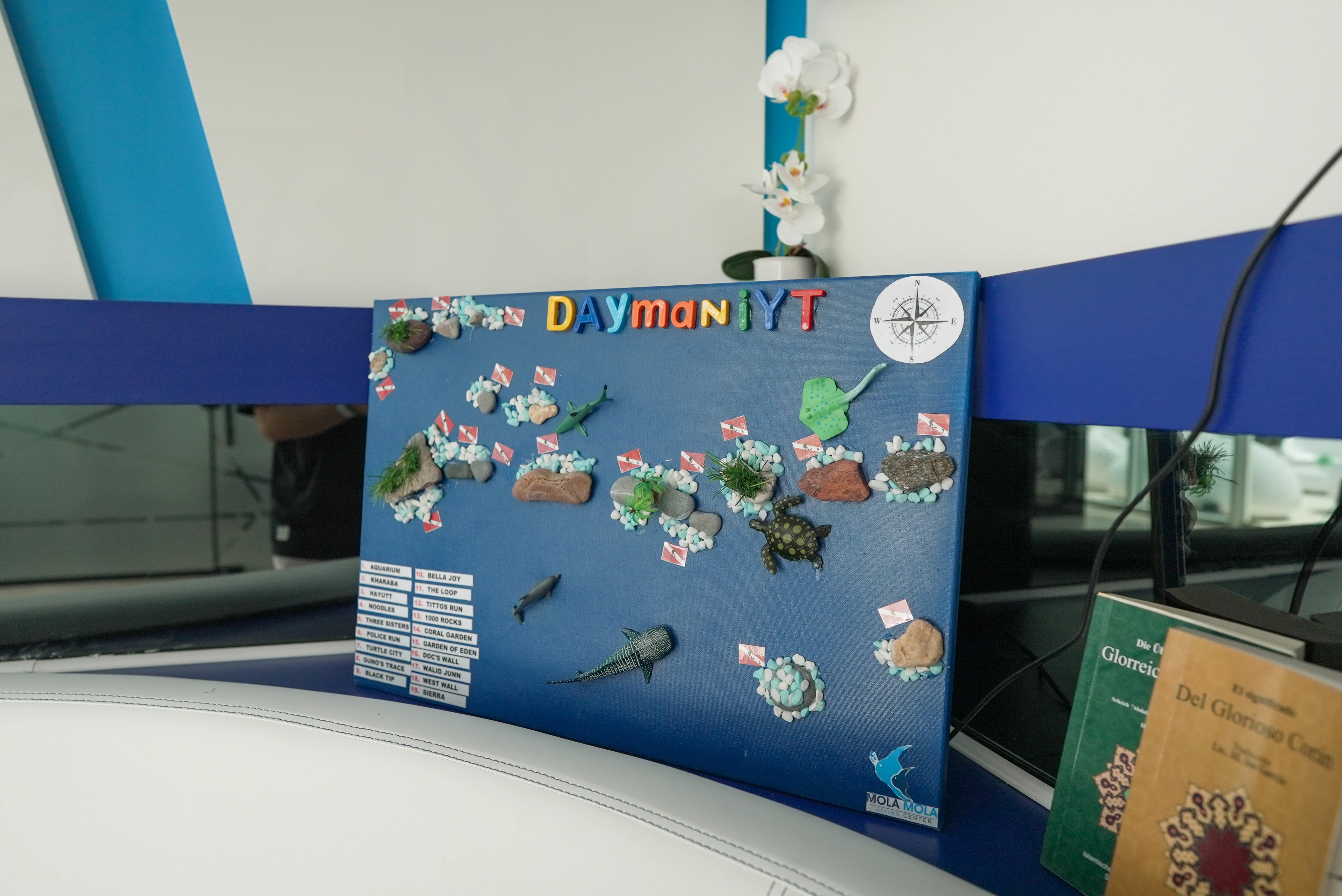 Daymaniyat map board decorated by visitors